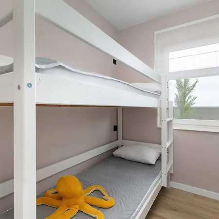 Family With 2 Bedrooms And Balcony Near The Port By Renters Apartamento *