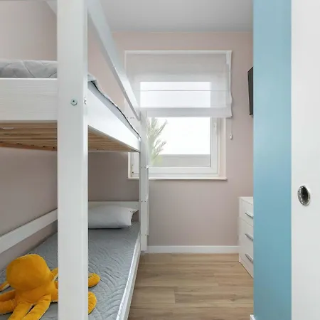 Family With 2 Bedrooms And Balcony Near The Port By Renters Apartamento Kołobrzeg