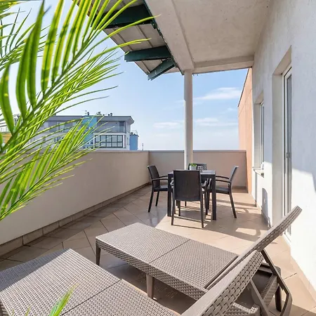 Family With 2 Bedrooms And Balcony Near The Port By Renters Apartamento Kołobrzeg